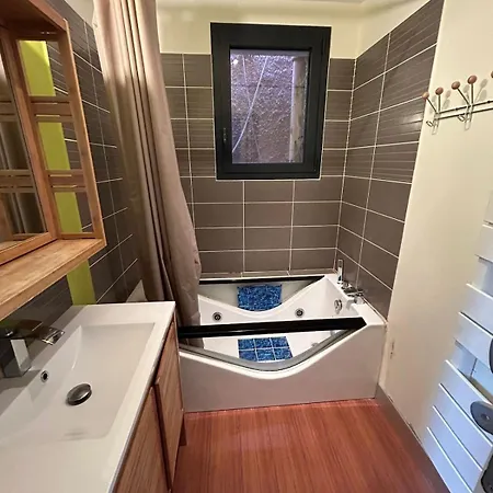 Charmante Au Brusc Avec Piscine A 10min A Pied De La Villa *
